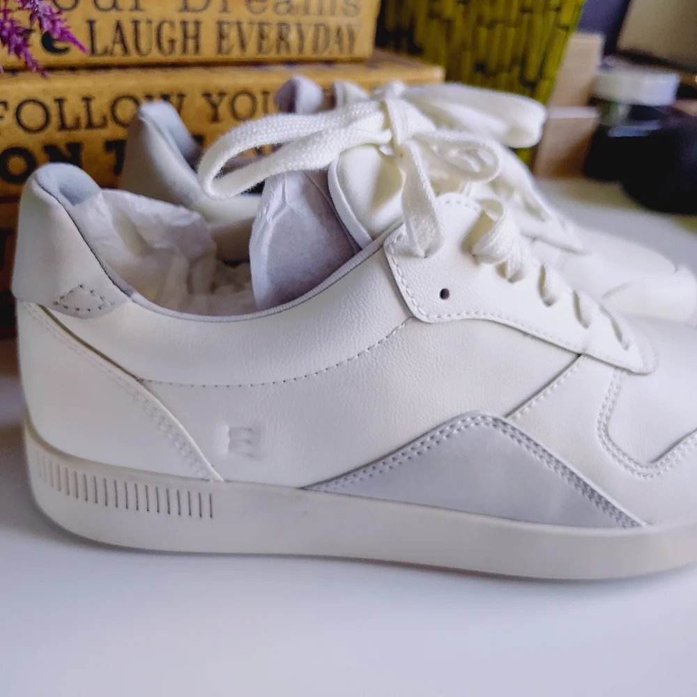 Everlane releather court